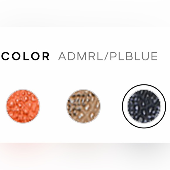 MICHAEL MICHAEL KORS
Hudson Logo Lanyard Case for Apple AirPods Pro® - Picture 8 of 8